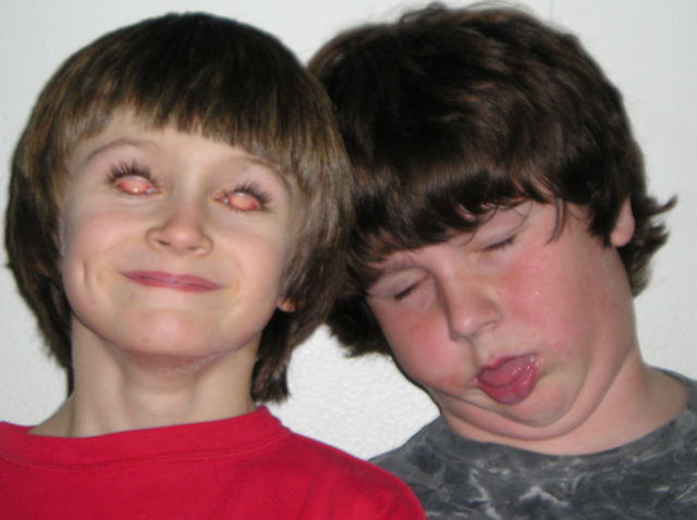 Gross Faces 004