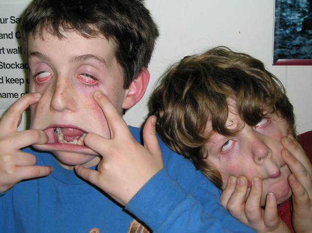 Gross Faces 005
