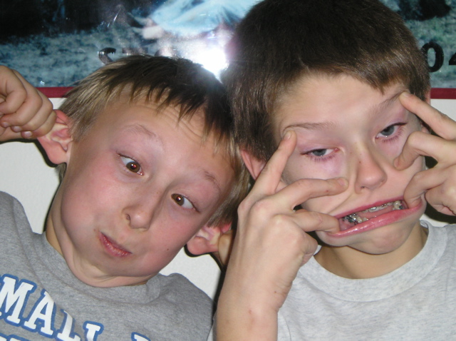 Gross Faces 006